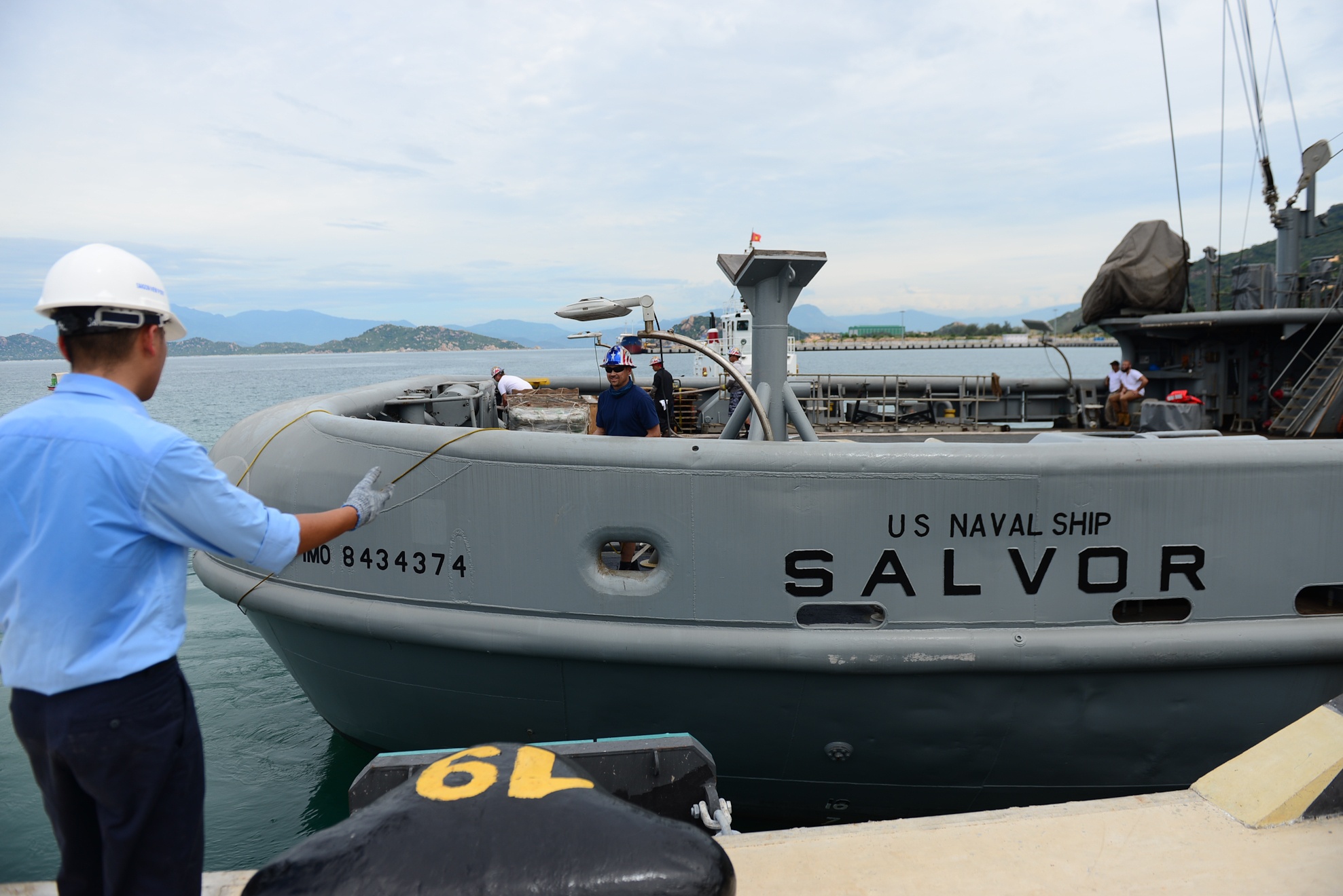 Tau My tham Cam Ranh anh 16