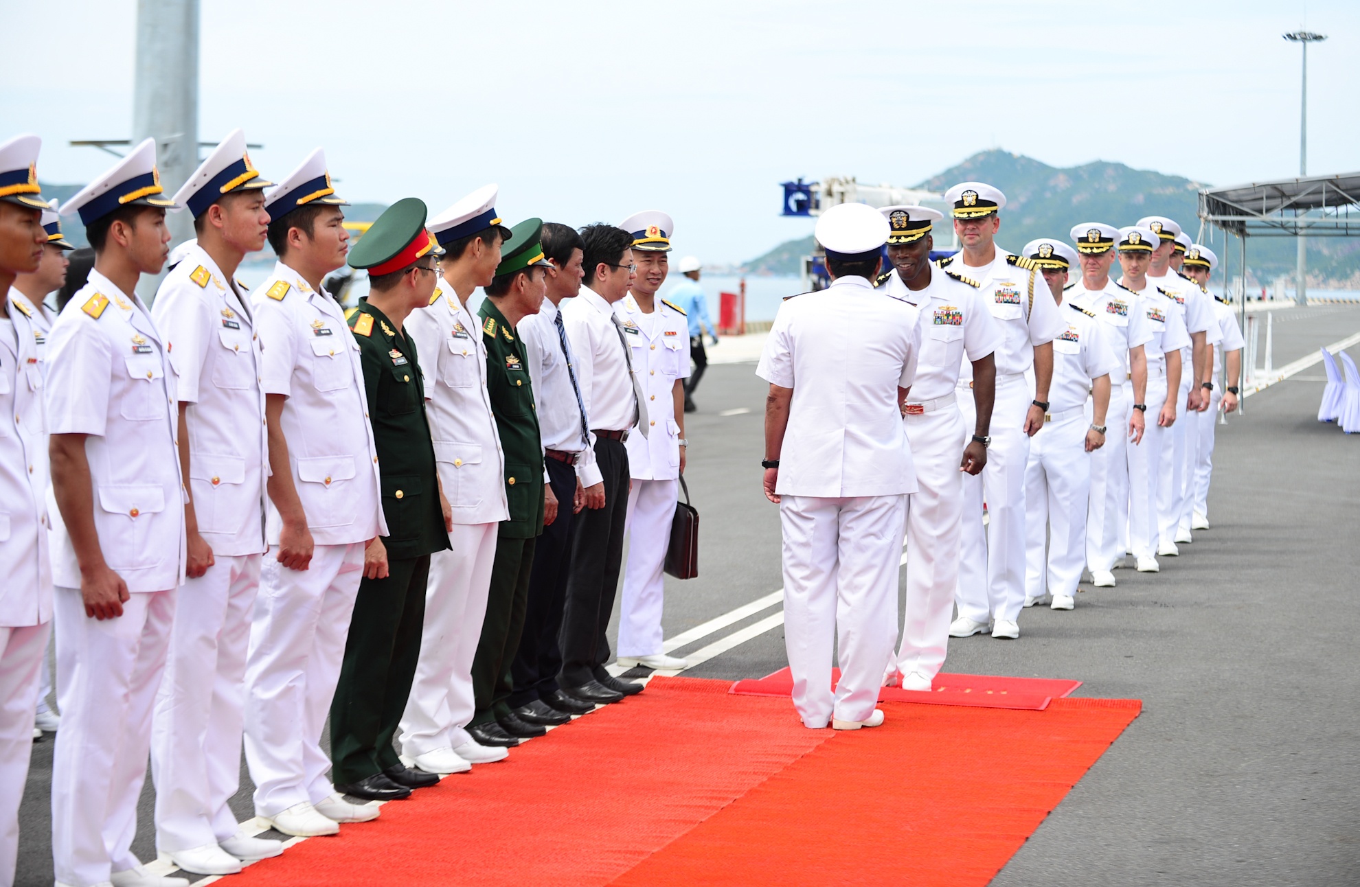 Tau My tham Cam Ranh anh 6