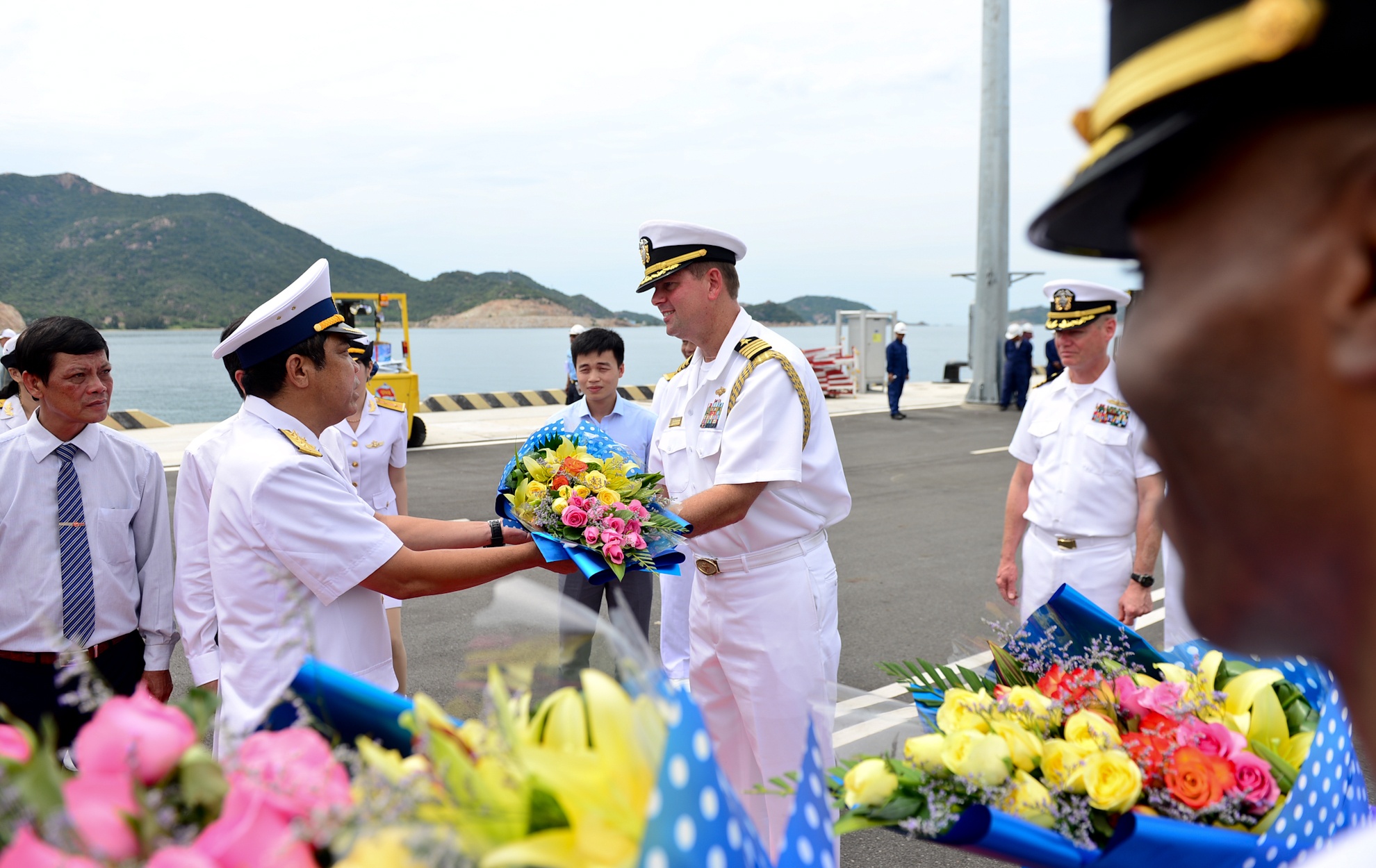 Tau My tham Cam Ranh anh 7