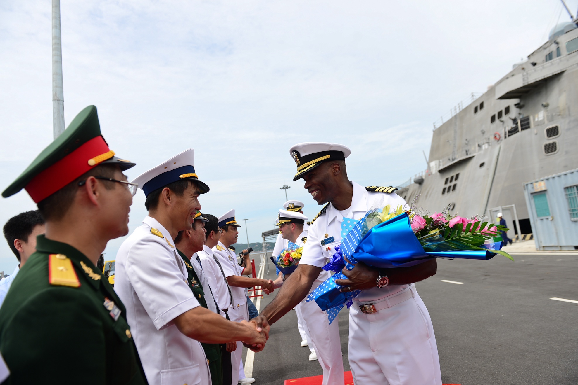 Tau My tham Cam Ranh anh 8