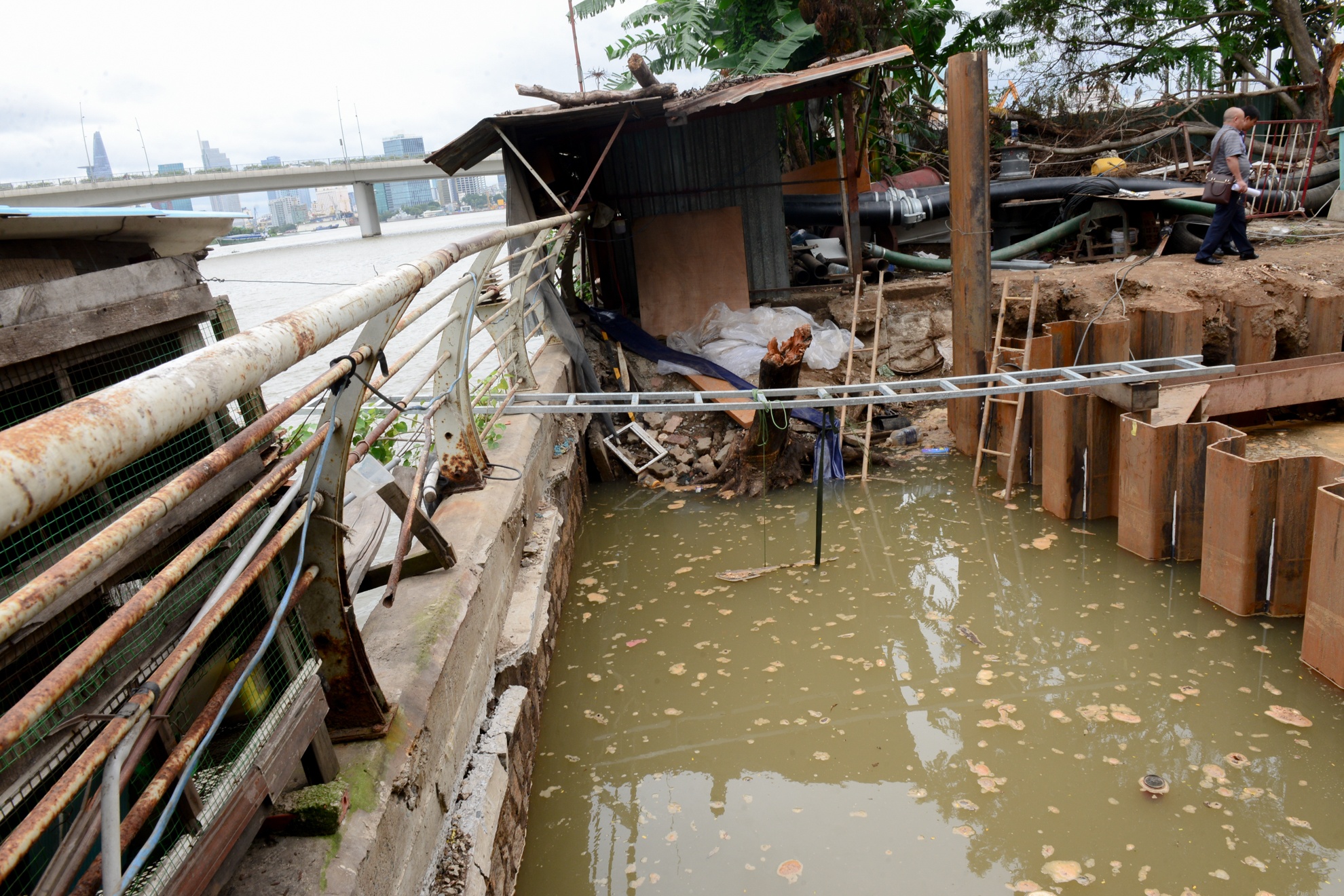 Tram bom Nguyen Huu Canh anh 12