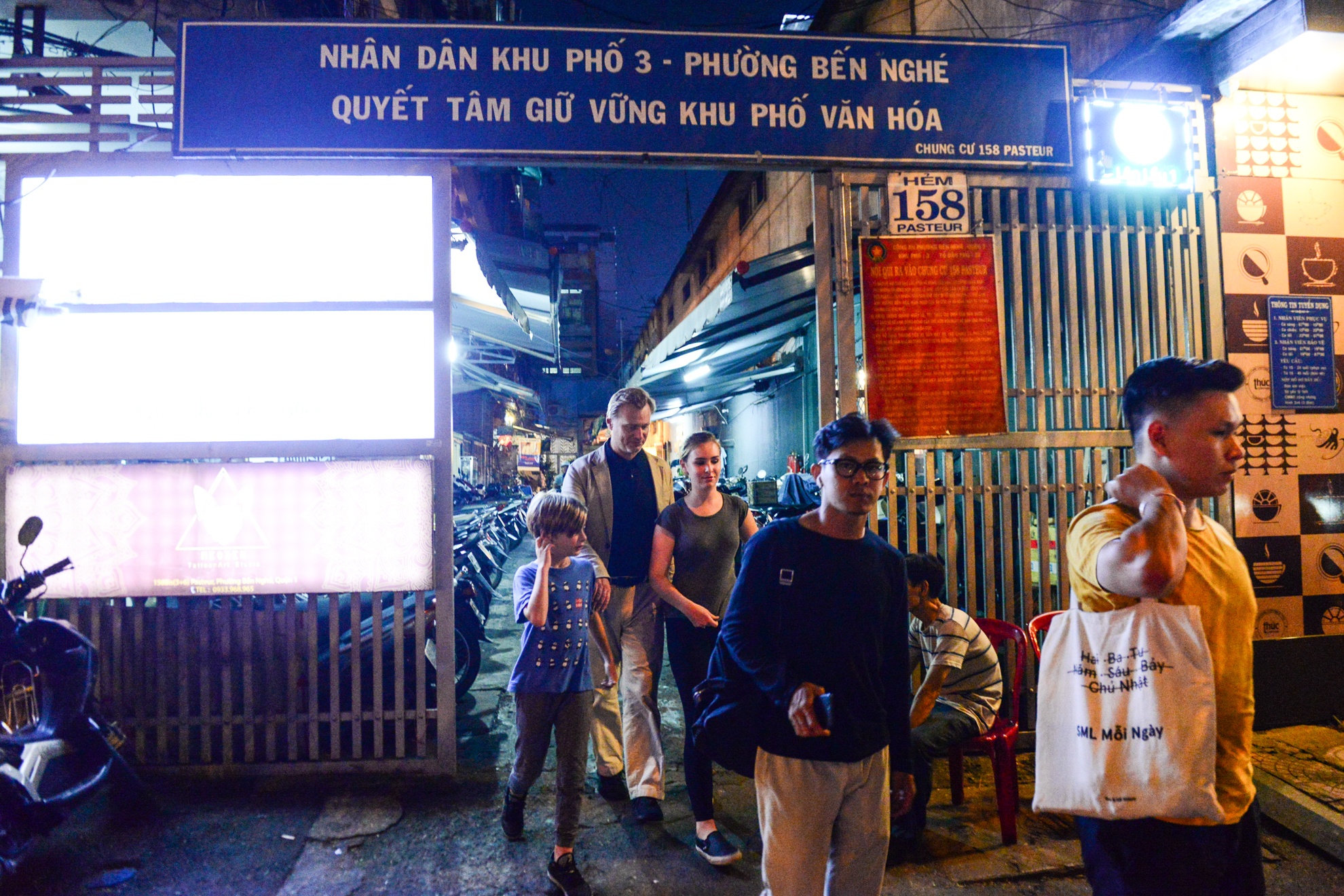 Dao dien Nolan den TP.HCM anh 1