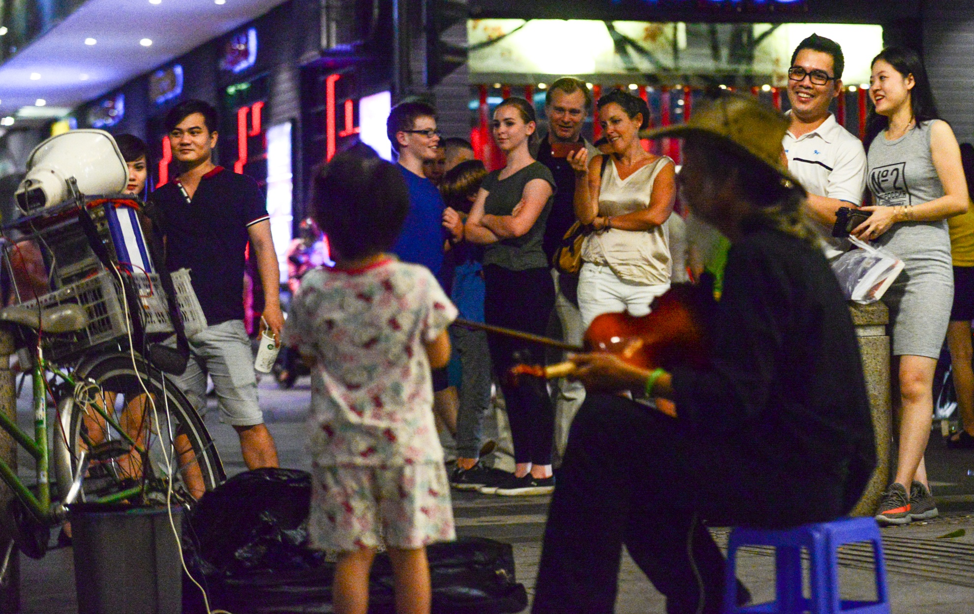 Dao dien Nolan den TP.HCM anh 10