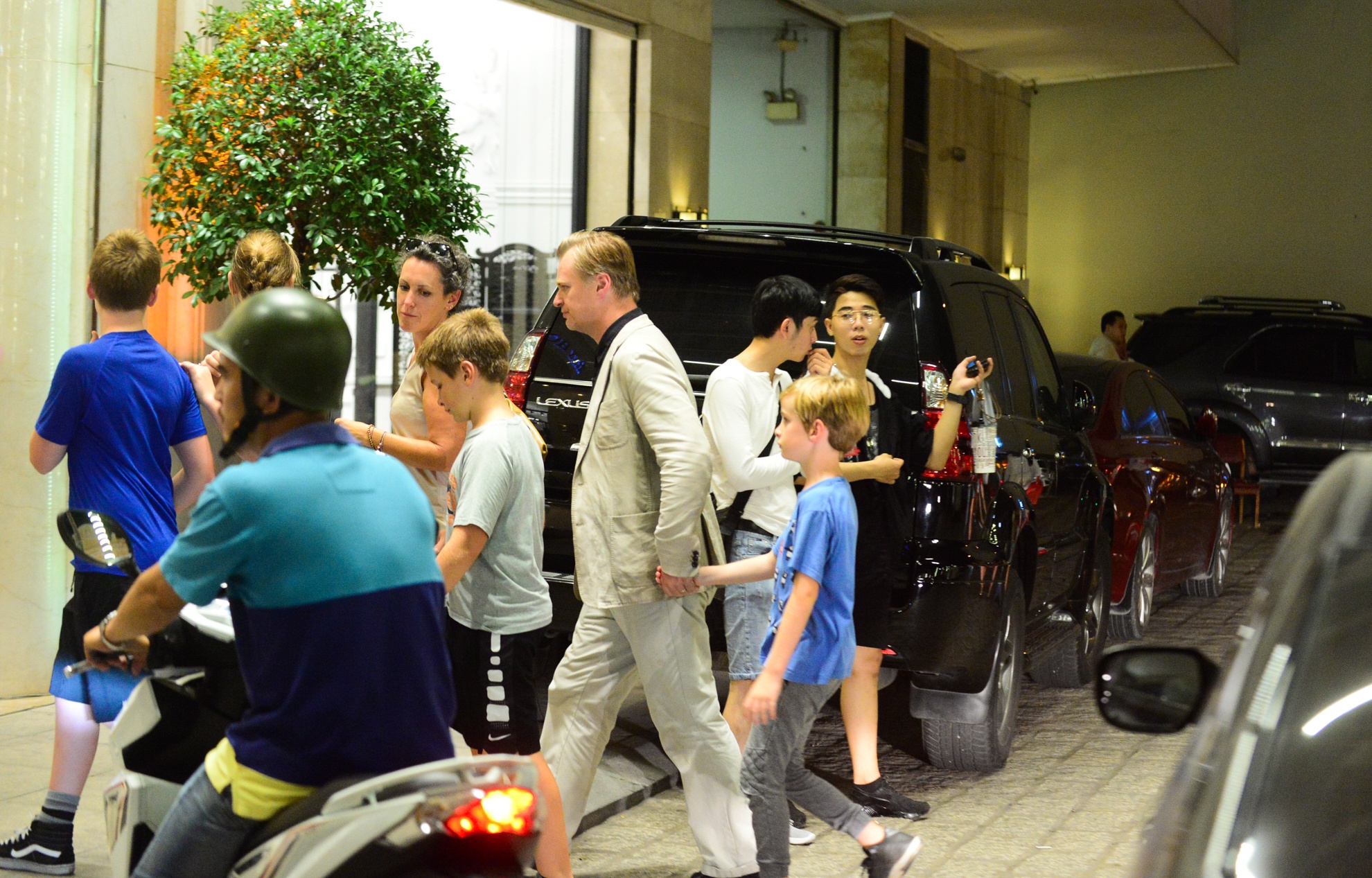 Dao dien Nolan den TP.HCM anh 6