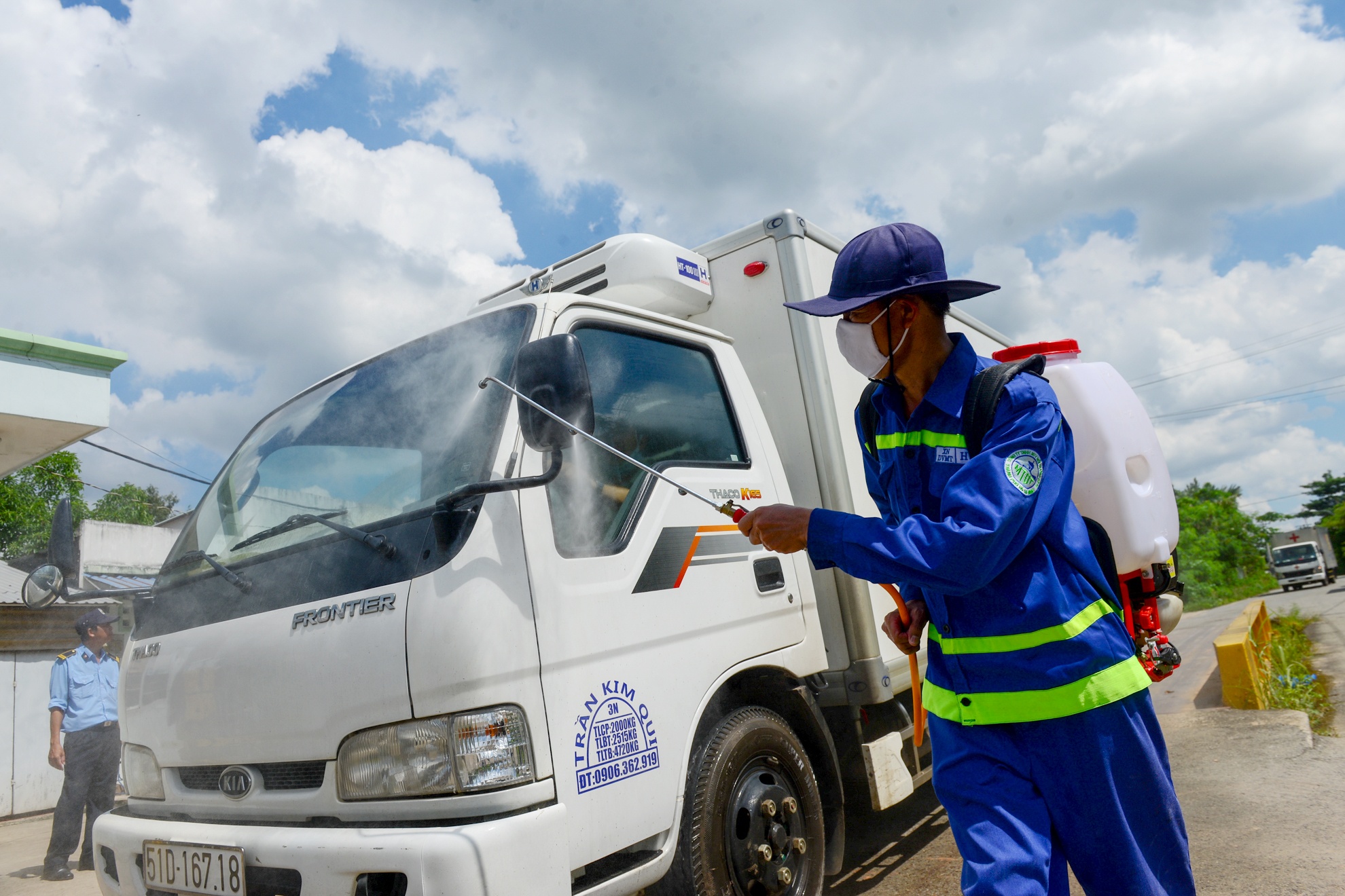 Heo bi tiem thuoc an than anh 1