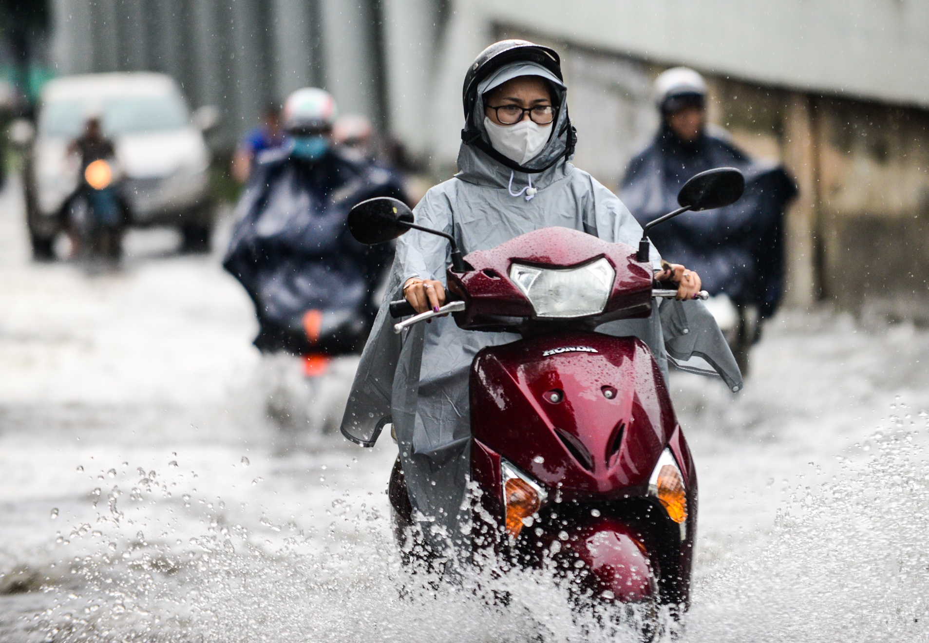 Sieu may bom 'te liet', duong Nguyen Huu Canh lai ngap hinh anh