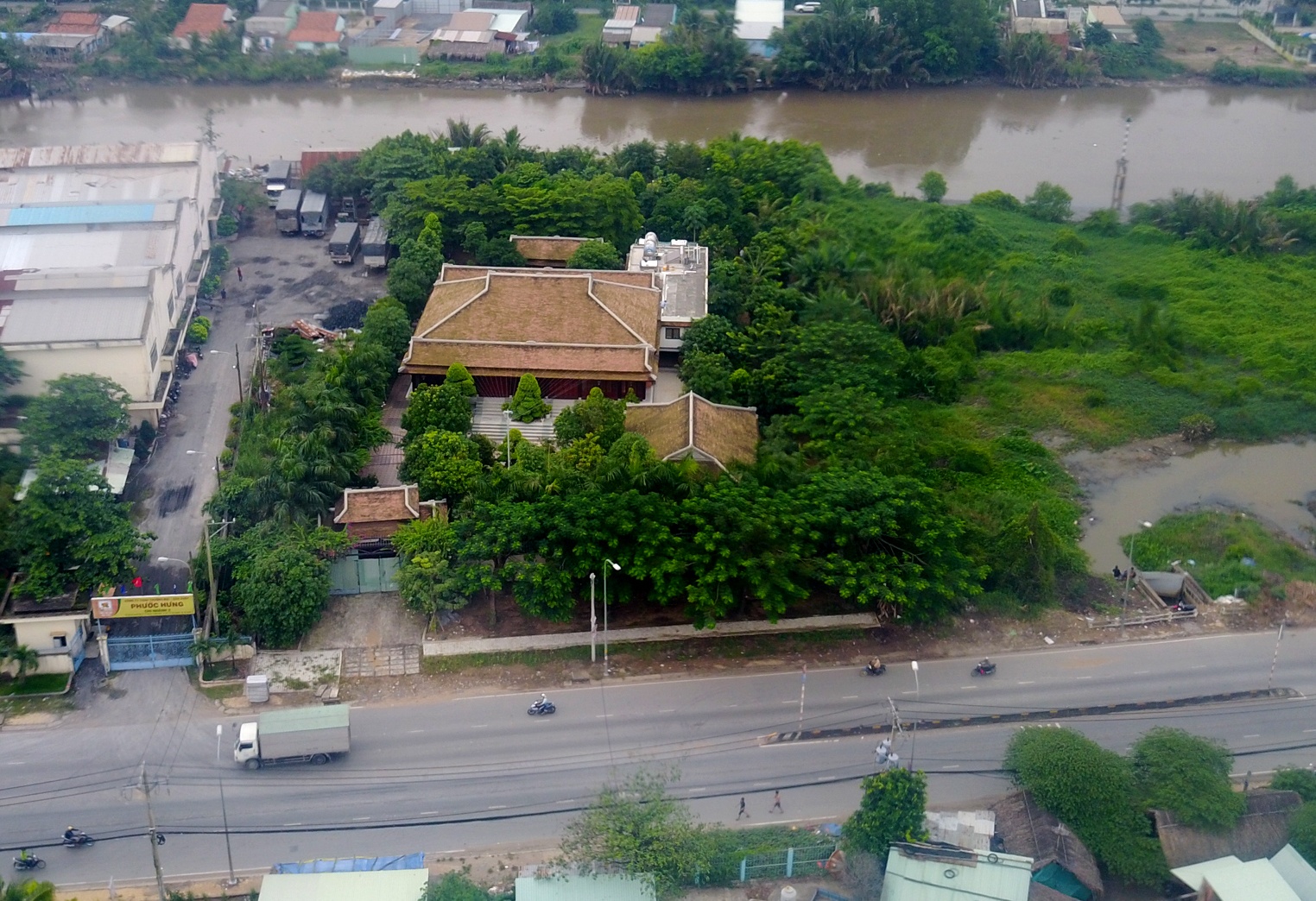 Biet phu Binh Chanh anh 2