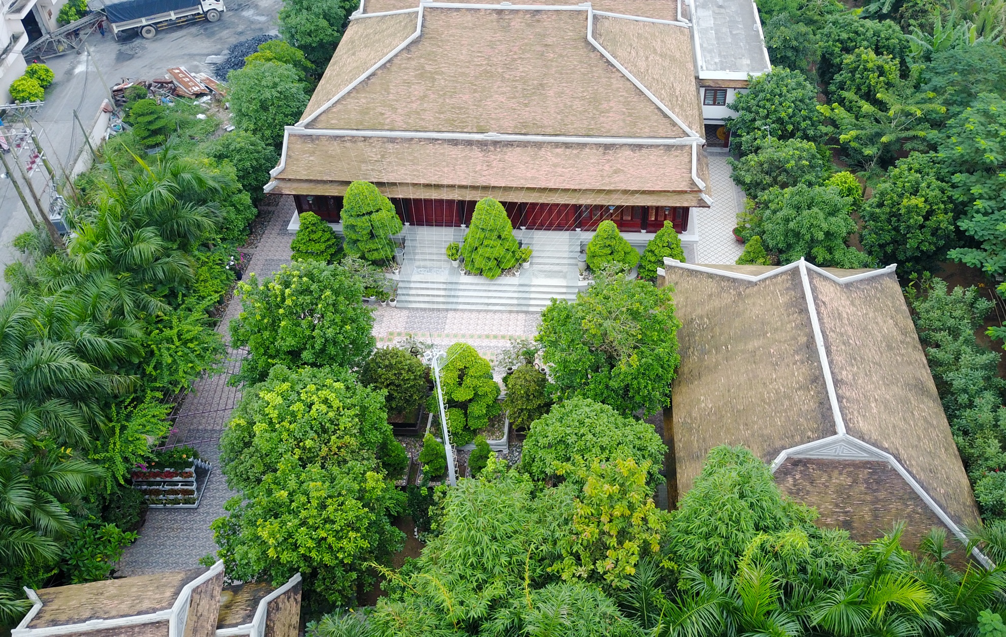 Toan canh 'biet phu' cua con gai nguyen lanh dao Ngan hang Nha nuoc hinh anh