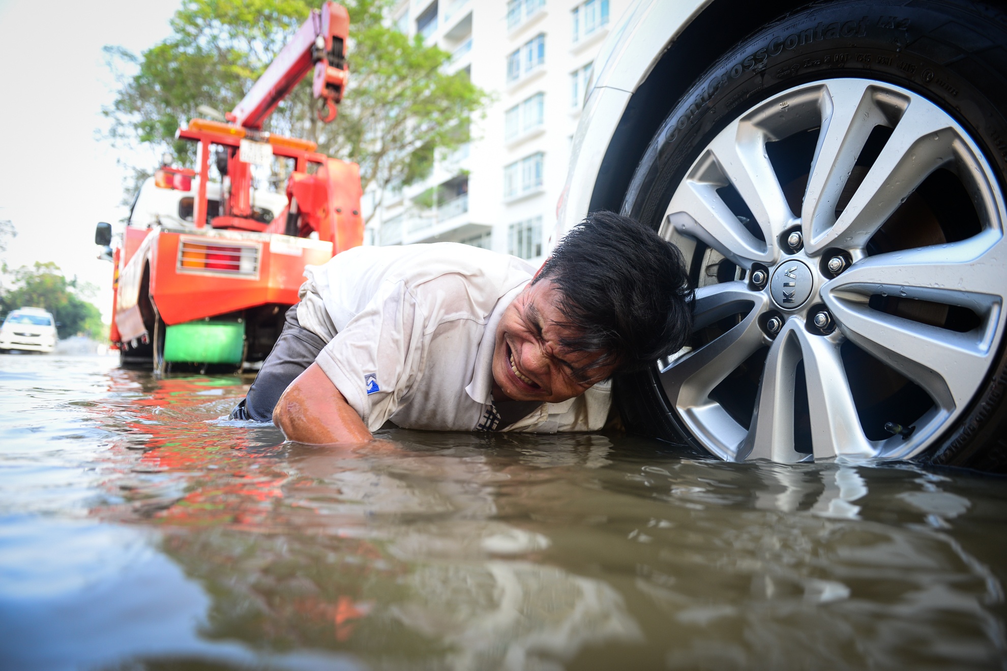 Khu nha giau Sai Gon ngap nang khi trieu cuong dat dinh hinh anh