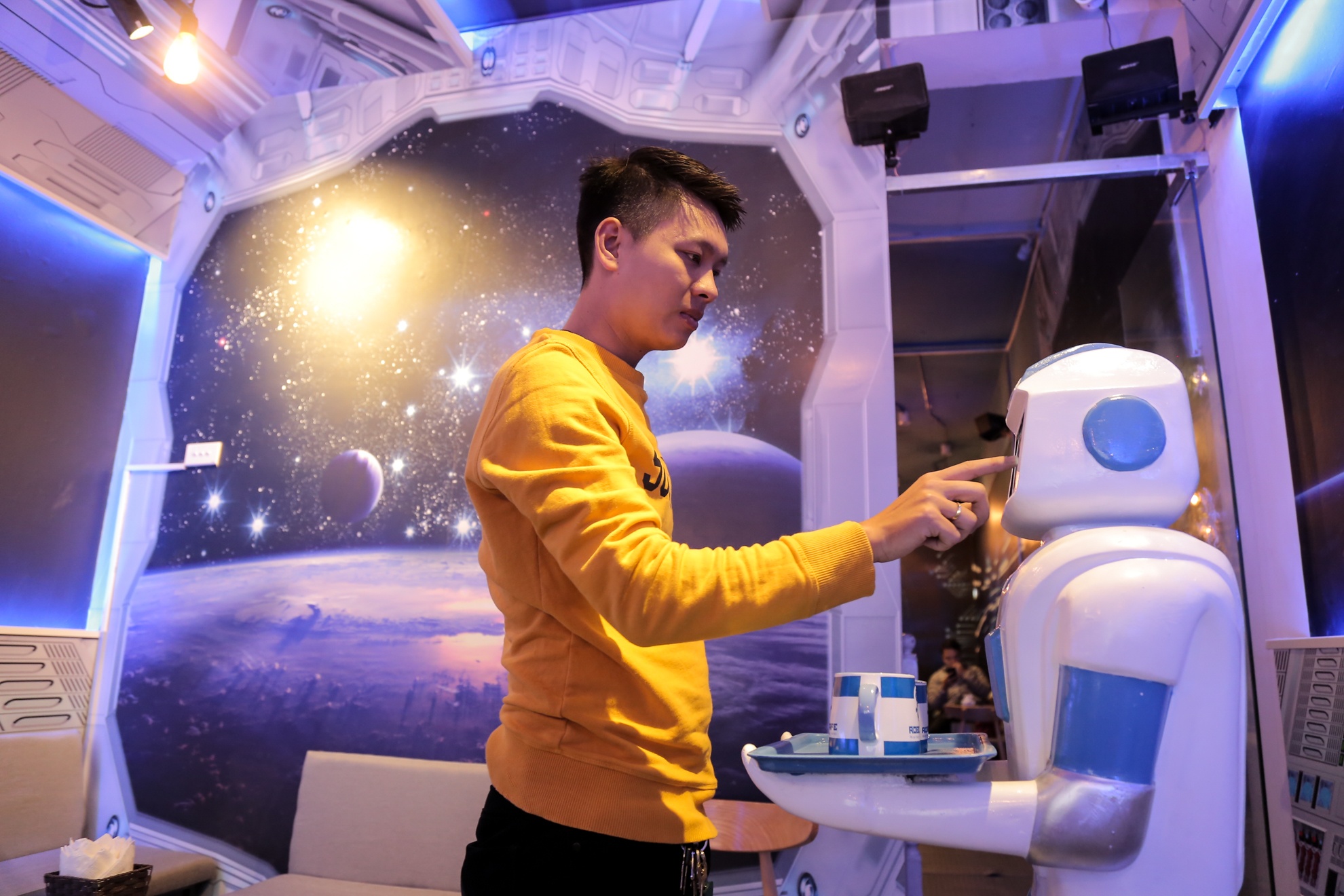 Cafe Robot anh 1