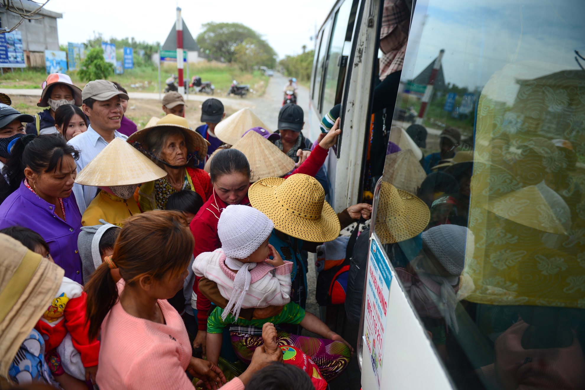 Bao so 16 Tembin anh 1