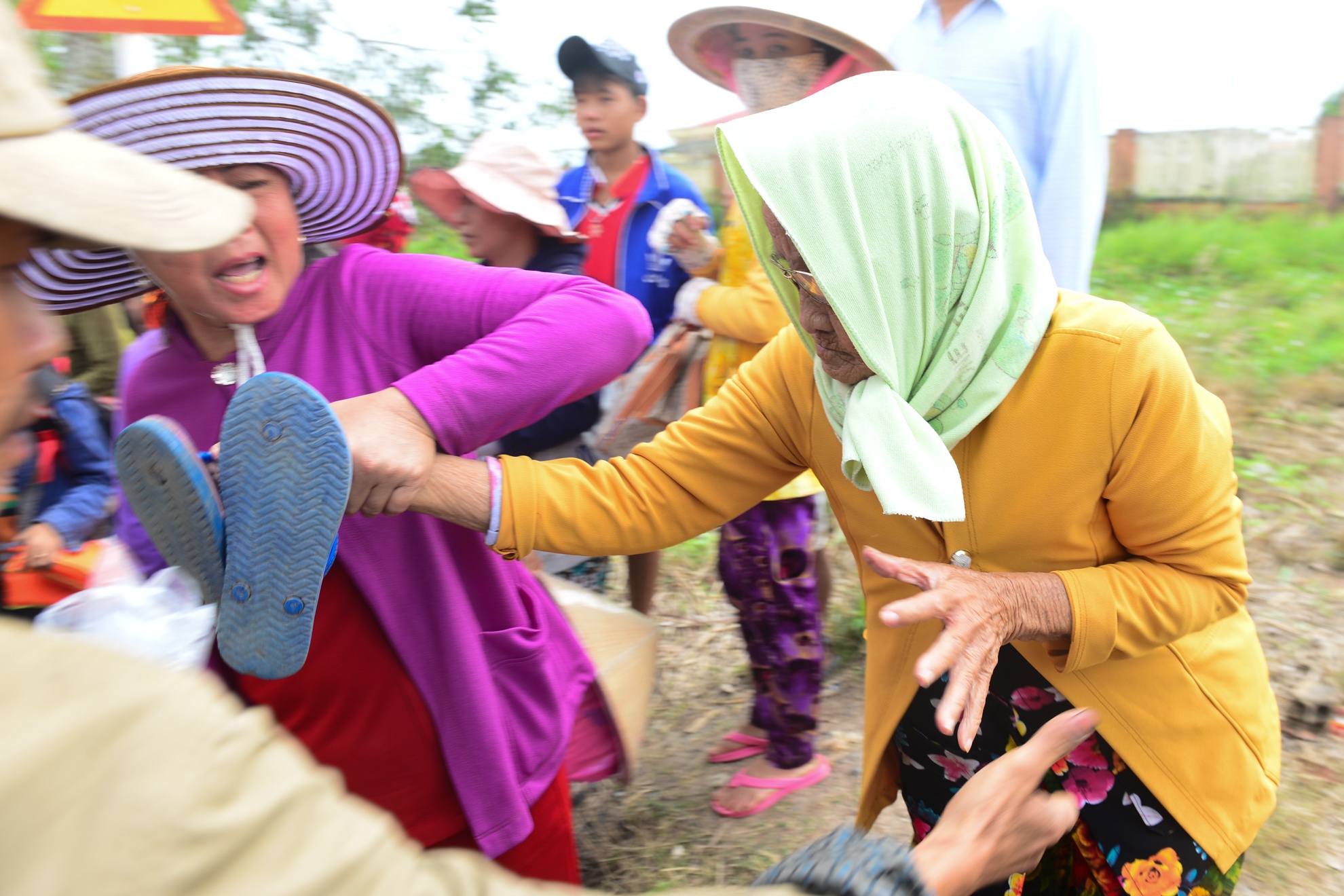 Bao so 16 Tembin anh 2