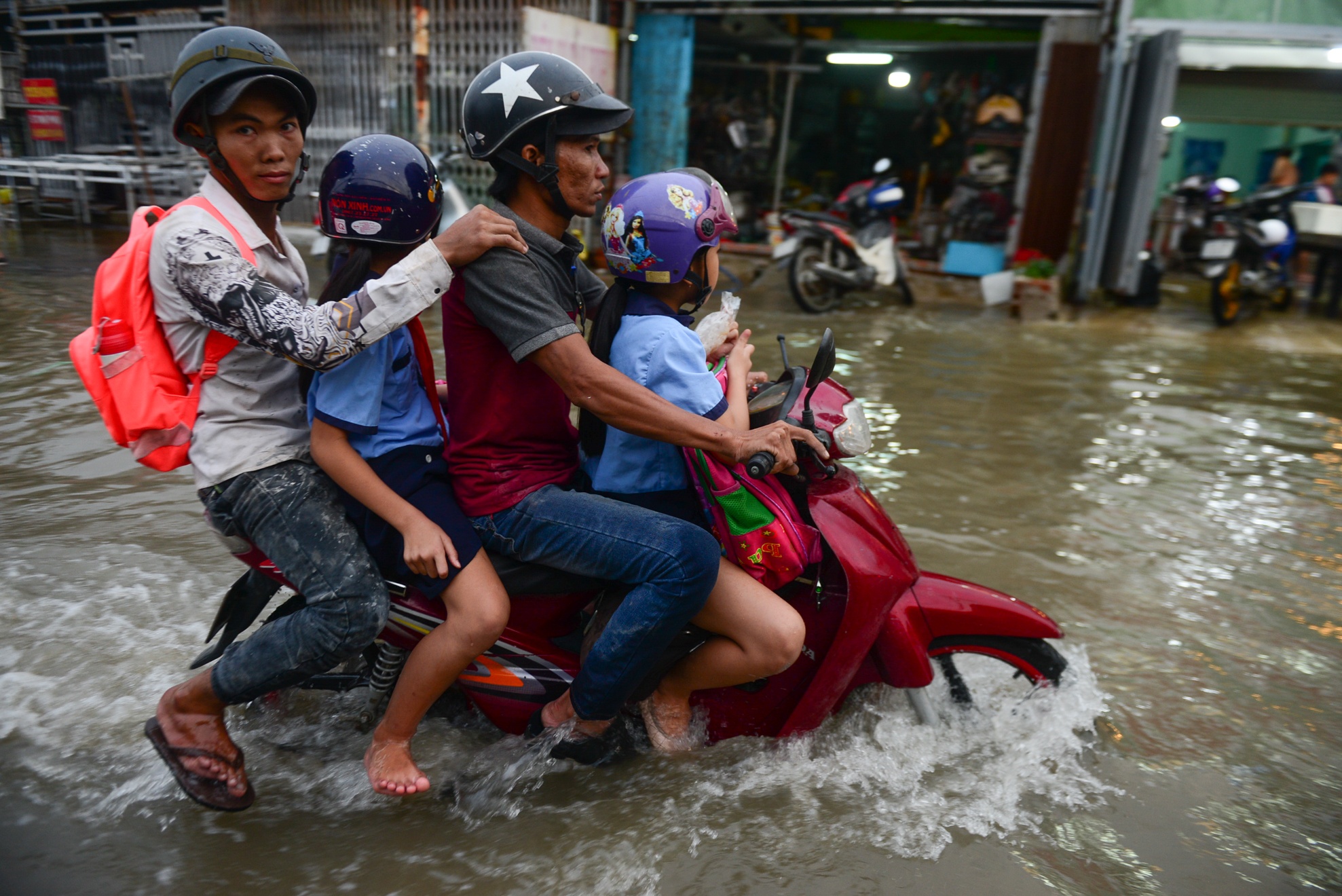 Dan Sai Gon loi nuoc ngay dau nam hinh anh