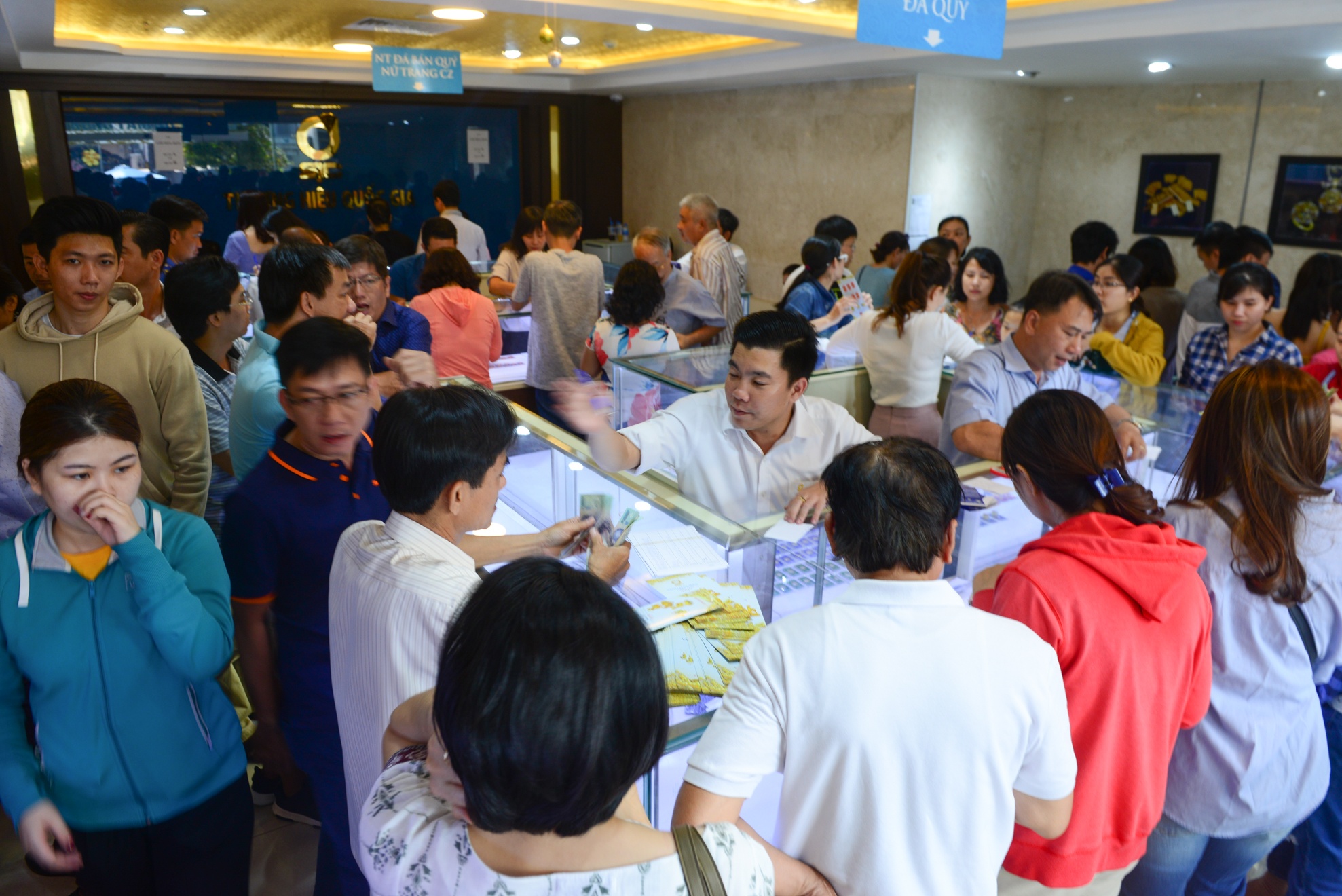 ngay than tai,  mua vang via than tai anh 9