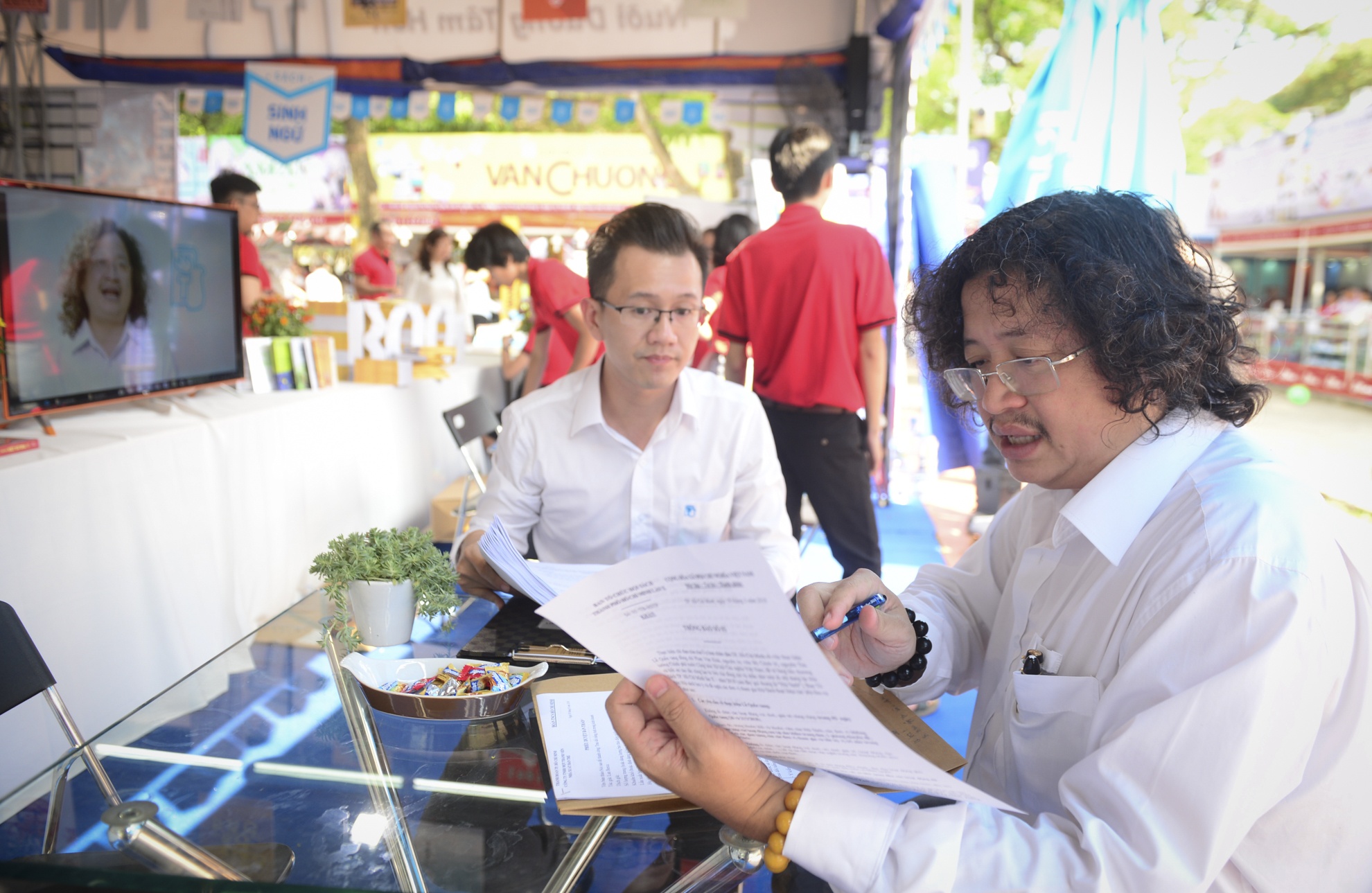 Hoi sach TP.HCM lan X anh 14