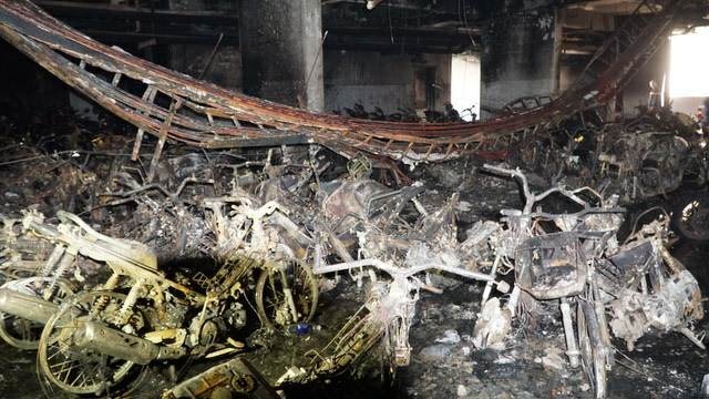 Hien truong vu chay 13 nguoi chet o chung cu Carina Sai Gon hinh anh