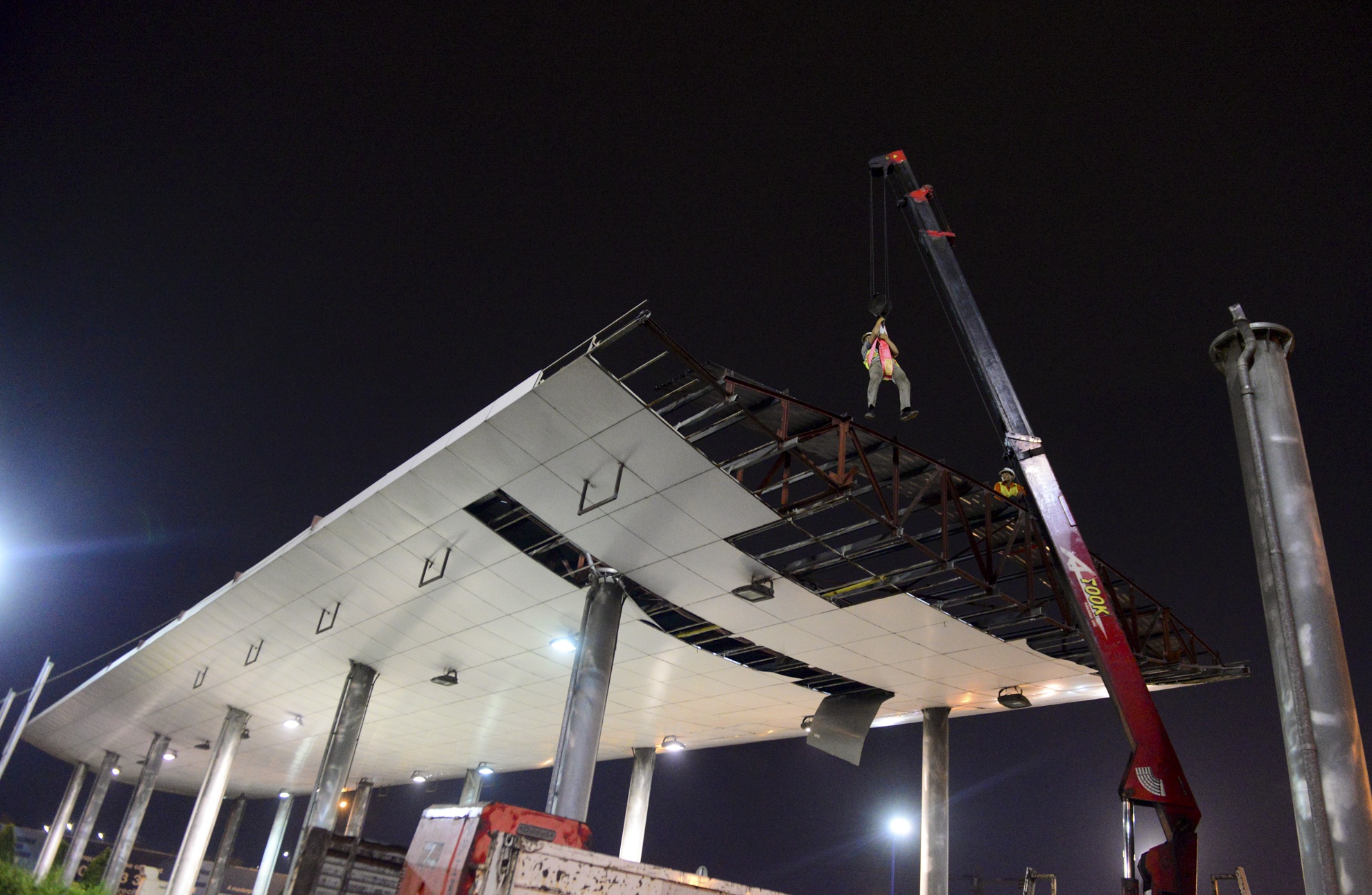 Tháo dỡ trạm thu phí thủ thiêm ảnh 3 Thao do tram thu phi thu thiem anh 3