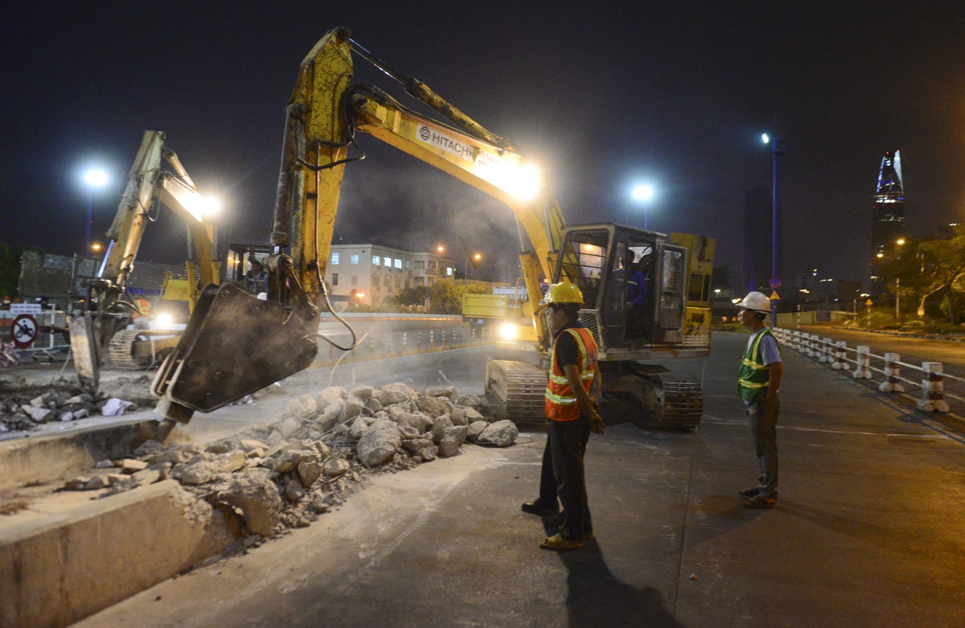 Tháo dỡ trạm thu phí thủ thiêm ảnh 5 Thao do tram thu phi thu thiem anh 5