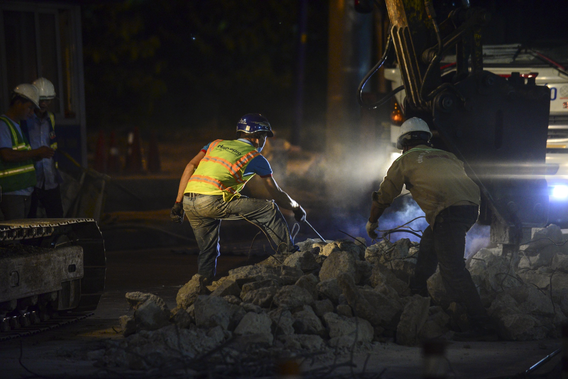 Tháo dỡ trạm thu phí thủ thiêm ảnh 7 Thao do tram thu phi thu thiem anh 7