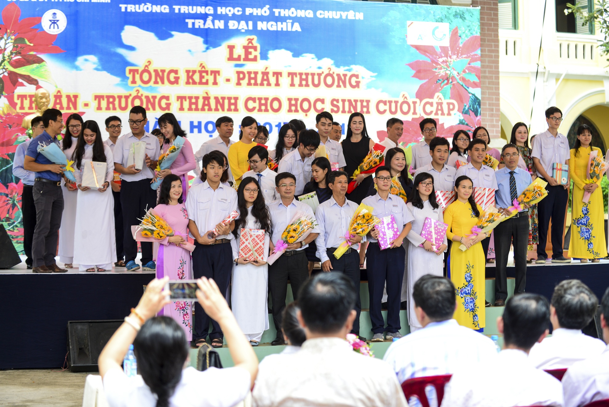 Le truong thanh truong THPT Tran Dai Nghia anh 7