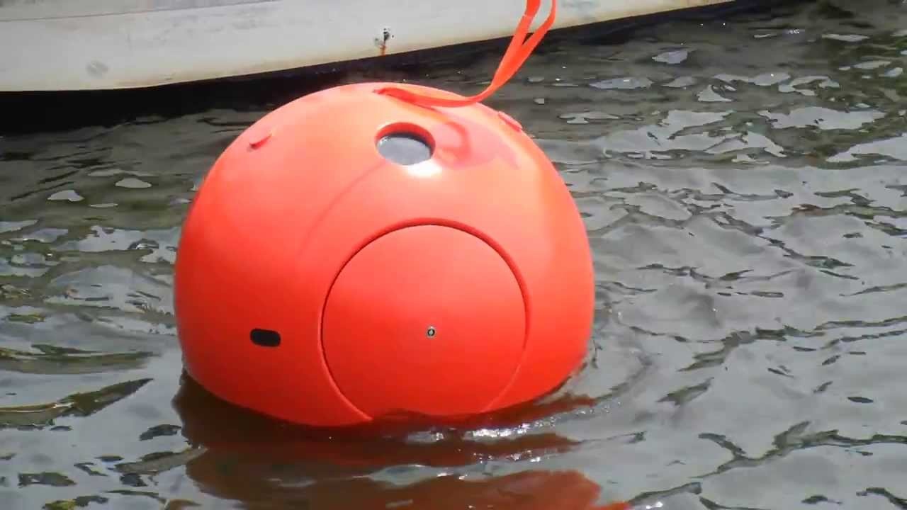 Thiet bi giup con nguoi song sot khi co song than hinh anh