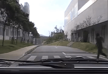 Giap robot hinh bo xuong van hanh bang suc nguoi hinh anh