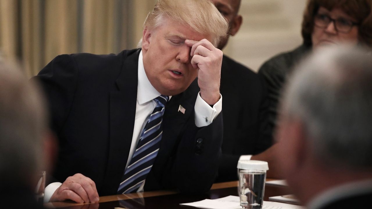 Suc khoe cua ong Trump tot hon nguoi tien nhiem Obama hinh anh