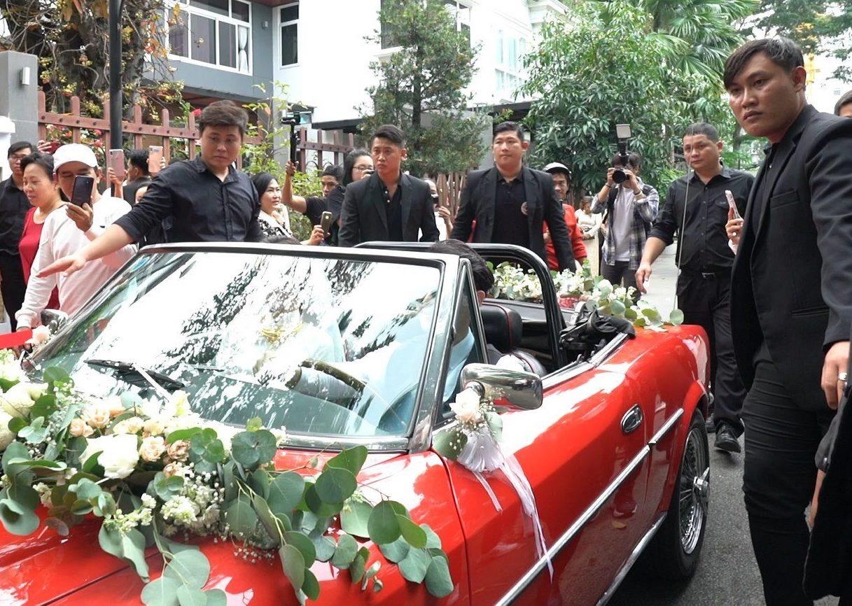 Hon 20 ve si ho tong xe hoa cua Ong Cao Thang - Dong Nhi hinh anh