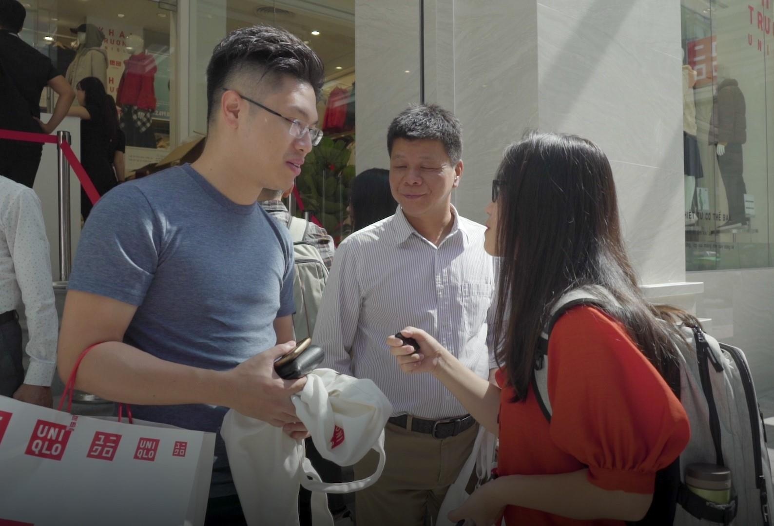 Nguoi chi het 10 trieu, nguoi tiec nuoi ra ve sau khai truong Uniqlo hinh anh