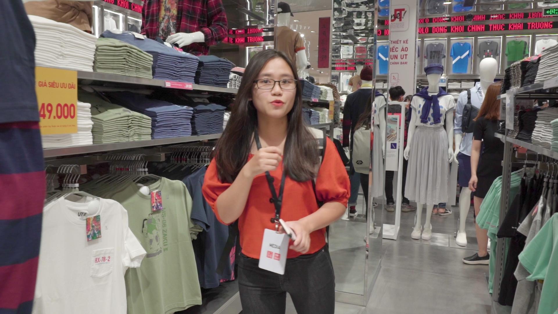 Trai nghiem mua sam o cua hang Uniqlo tai TP.HCM hinh anh