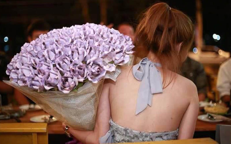 Clip 9X tang ban trai bo hoa tien khong lo hinh anh