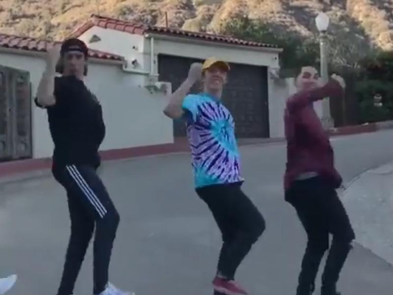 Dieu nhay lo co hai huoc hinh anh