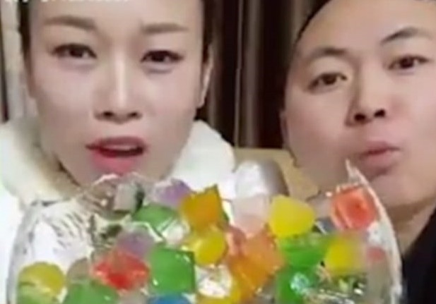 Trao luu an da lanh cua cu dan mang Trung Quoc hinh anh