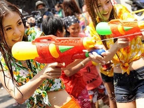Songkran - dai chien sung nuoc lon nhat the gioi hinh anh