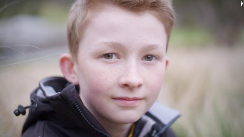 5 ban tre dang kham phuc 2017 anh 1