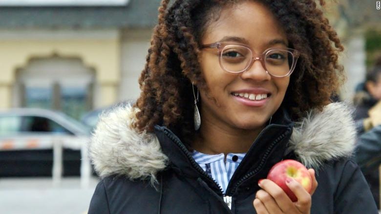 5 ban tre dang kham phuc 2017 anh 3