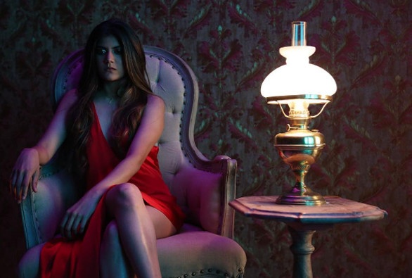 Ananya tu tin trong MV ‘Meant to be’ hinh anh