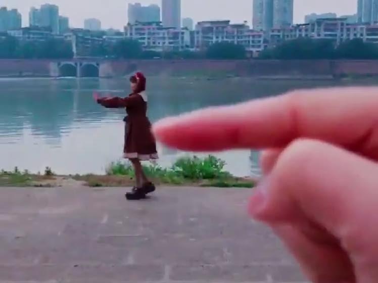 Trao luu hoa ti hon cua dan mang Trung Quoc hinh anh