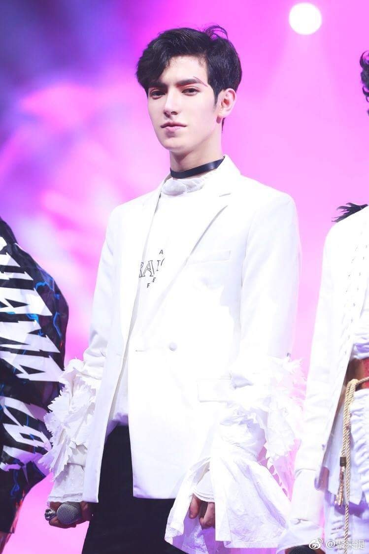 mỹ nam Tân Cương ảnh 9 my nam Tan Cuong anh 9