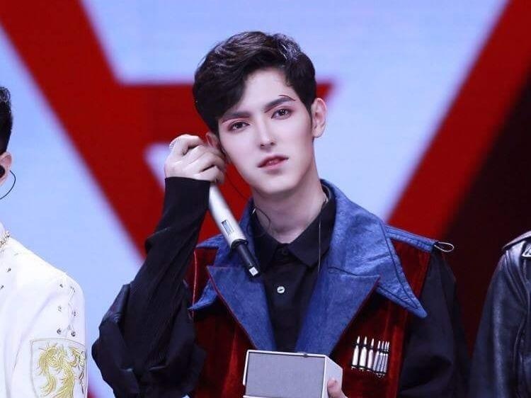 9X Tan Cuong mat to, mui cao nhu nhan vat trong truyen tranh hinh anh