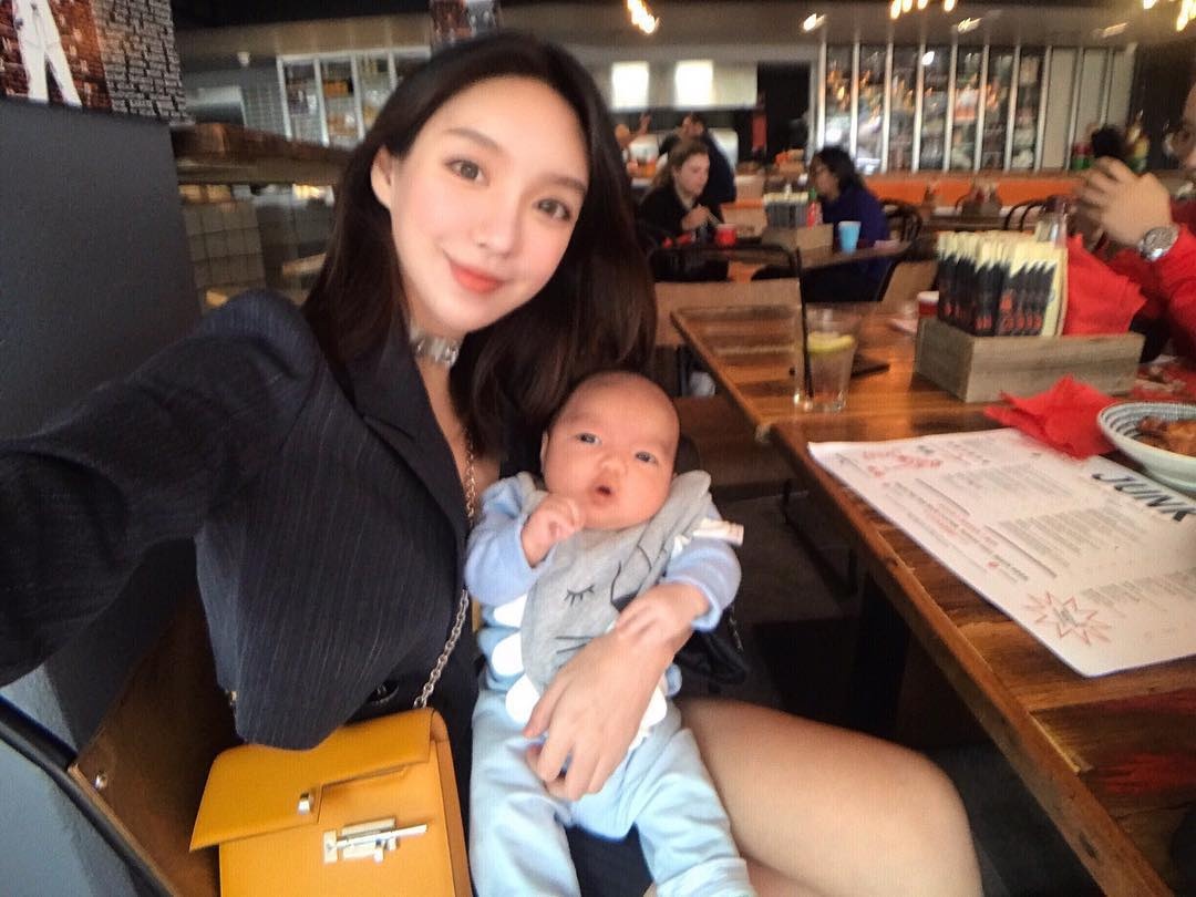 ba me mot con xinh dep anh 10