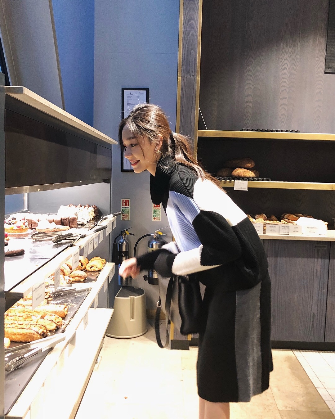 ai nu nha ty phu anh 8