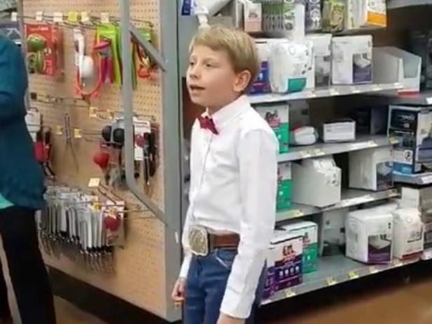 Cau be 11 tuoi hat yodeling dieu luyen hinh anh