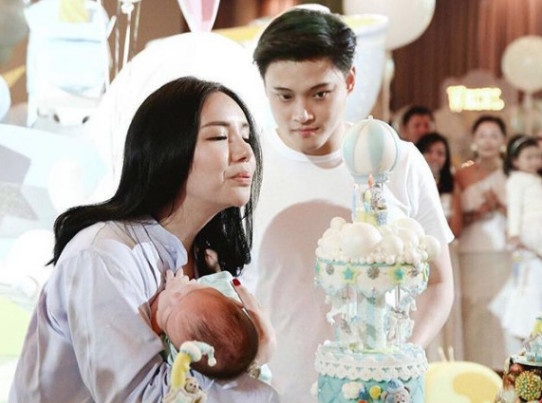 Nhan sac ai nu nha ty phu Kim Lim sau khi sinh con hinh anh