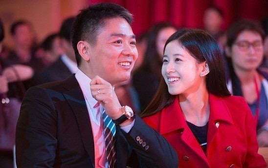'Hot girl tra sua' gio ra sao sau be boi tinh duc cua chong ty phu? hinh anh