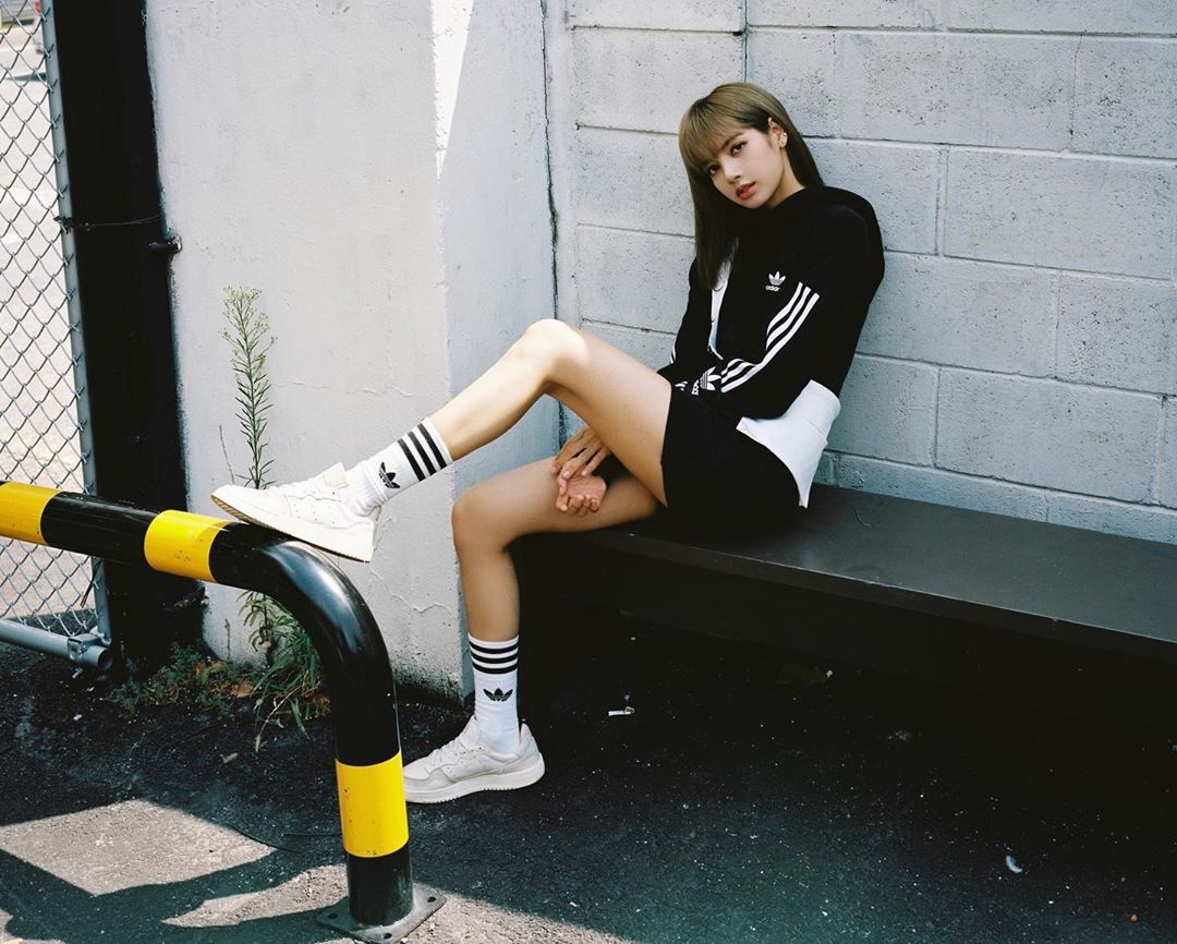 chân Lisa ảnh 1 chan Lisa anh 1