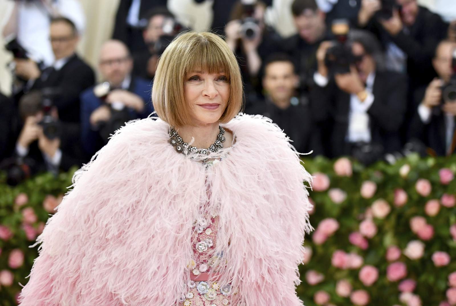 Anna Wintour dien do Chanel tai Met Gala 2019 hinh anh