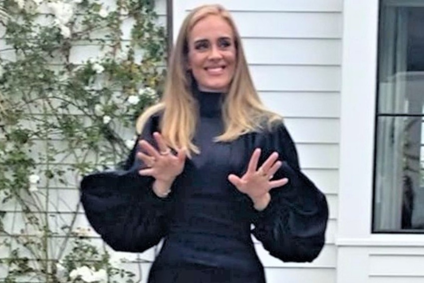 Adele vo tinh khien chiec vay den 604 USD chay hang sau sinh nhat hinh anh