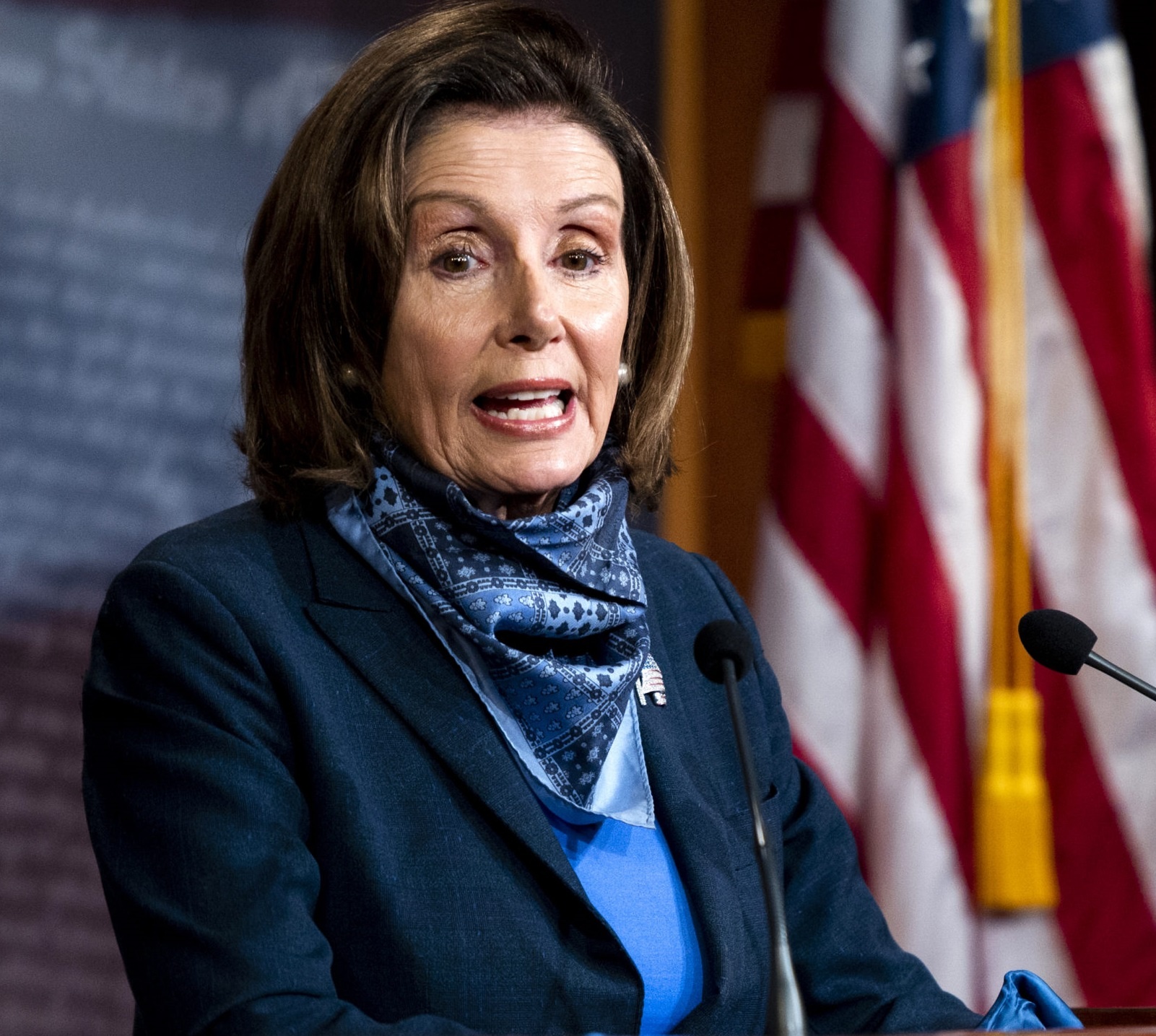 dung khan che mat anh 2