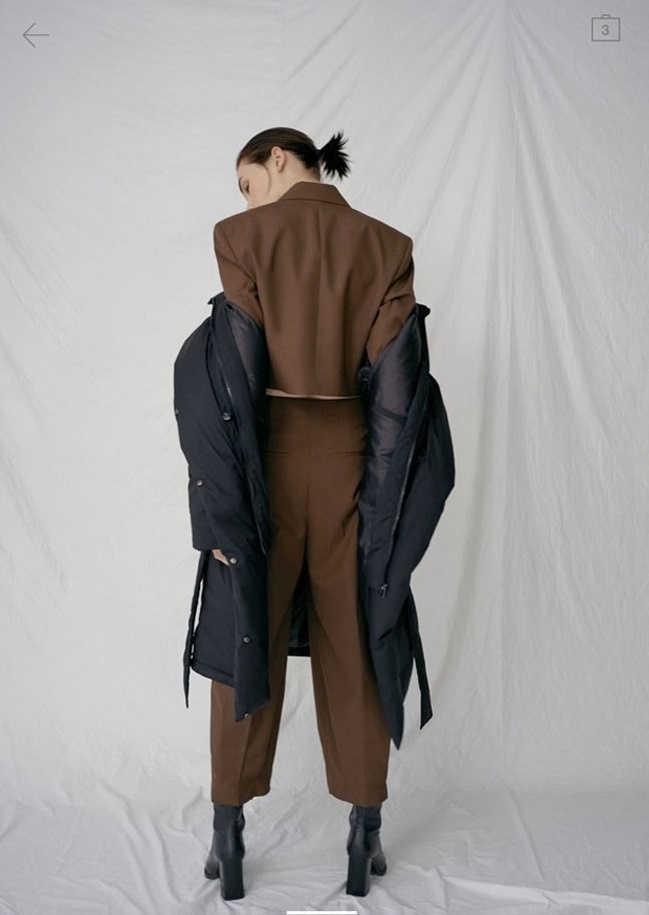 mẫu Zara tạo dáng khó đỡ ảnh 8 mau Zara tao dang kho do anh 8